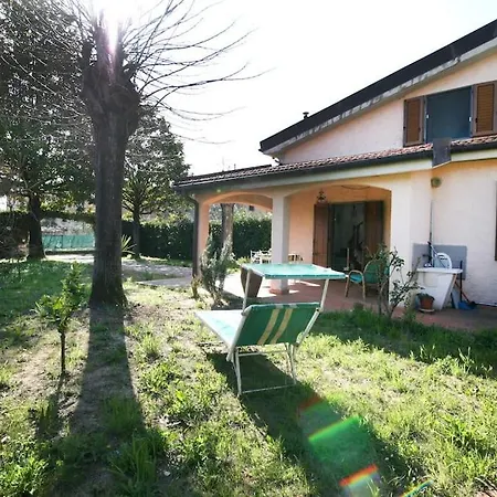 Bifamiliare Nel A Pietrasanta