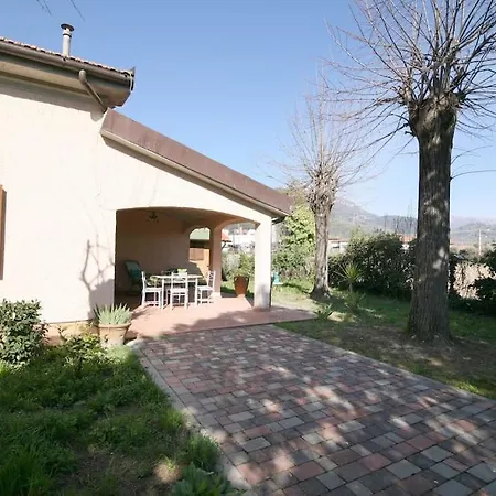 Holiday home Bifamiliare Nel A *